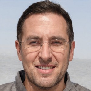 Антон Жаров