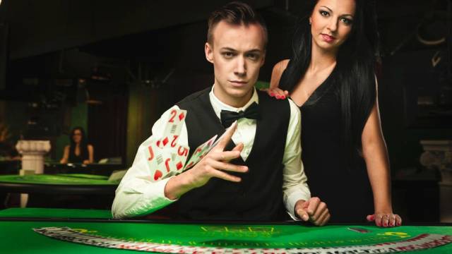 Игры в карты – лучшей способ удовлетворить жажду своего азарта!