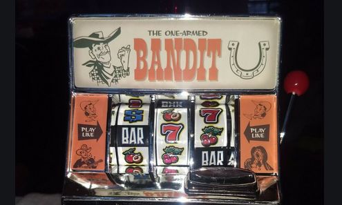 Знаменитый One-Armed Bandit (Однорукий бандит)