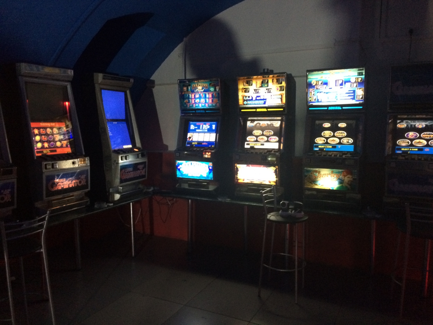 нелегальный зал игровых автоматов