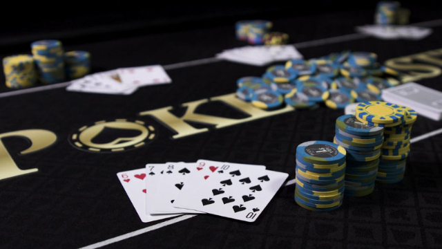 Процесс игры пятикарточный дро-покер