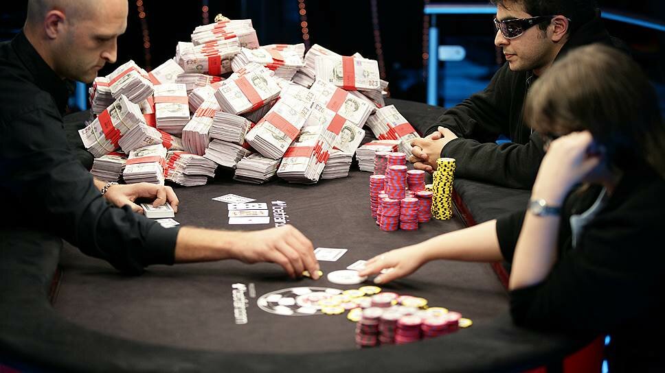 Большой пот в покере