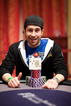 победитель WSOP 2010 Джонатан Дюхамель