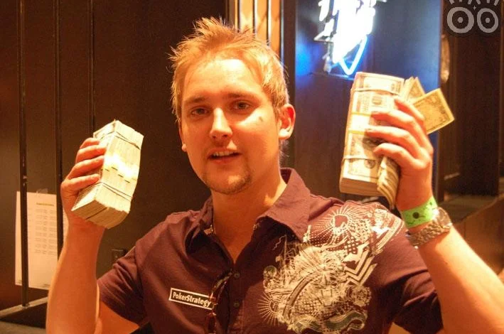 Профессиональный игрок в покер Никлас Хайнекер