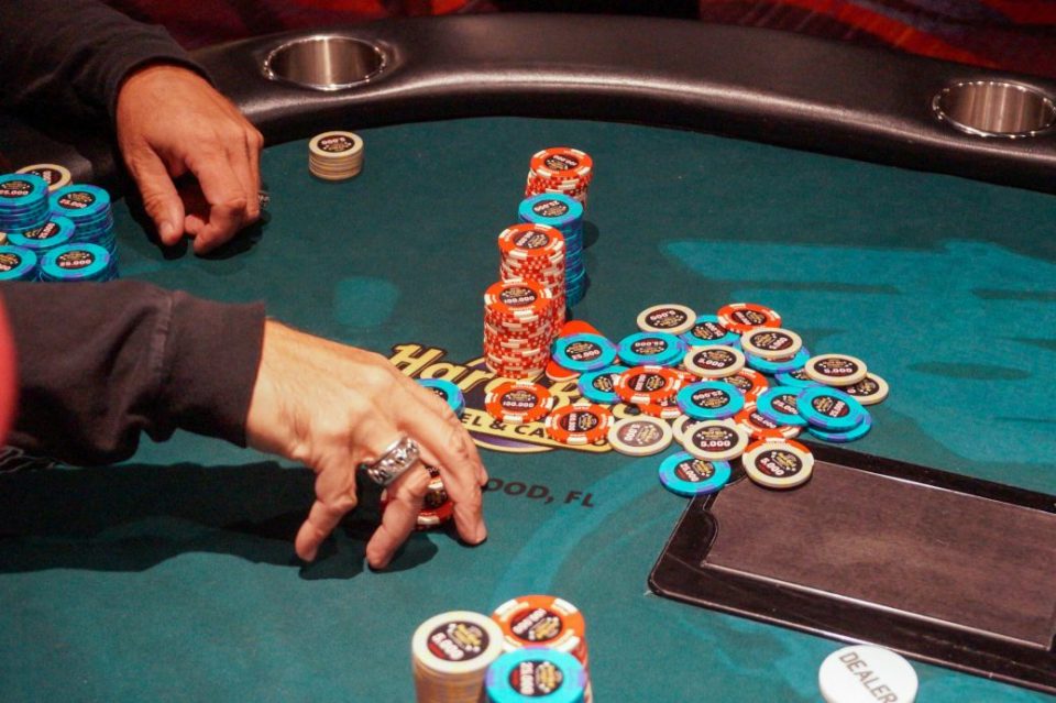 Покер тайтовый стиль