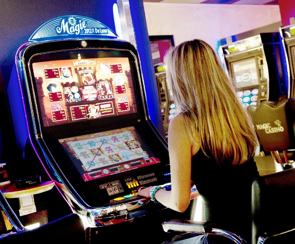 зал игровых автоматов