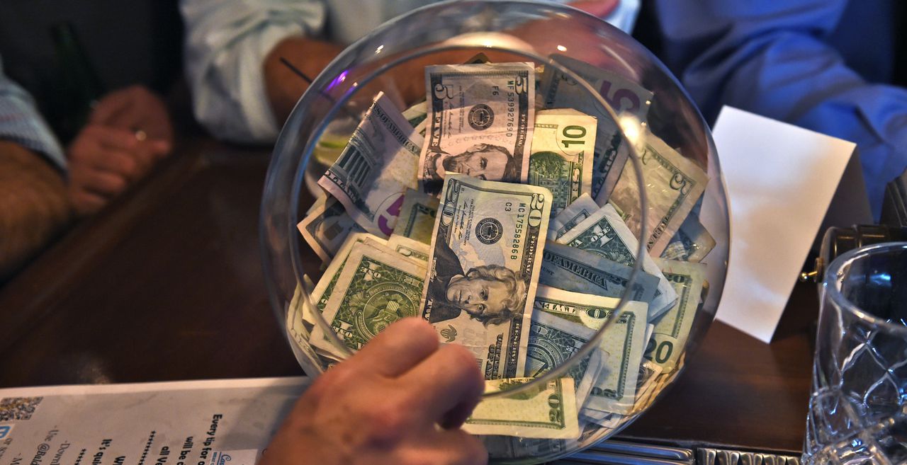 Чаевые дилеру в казино