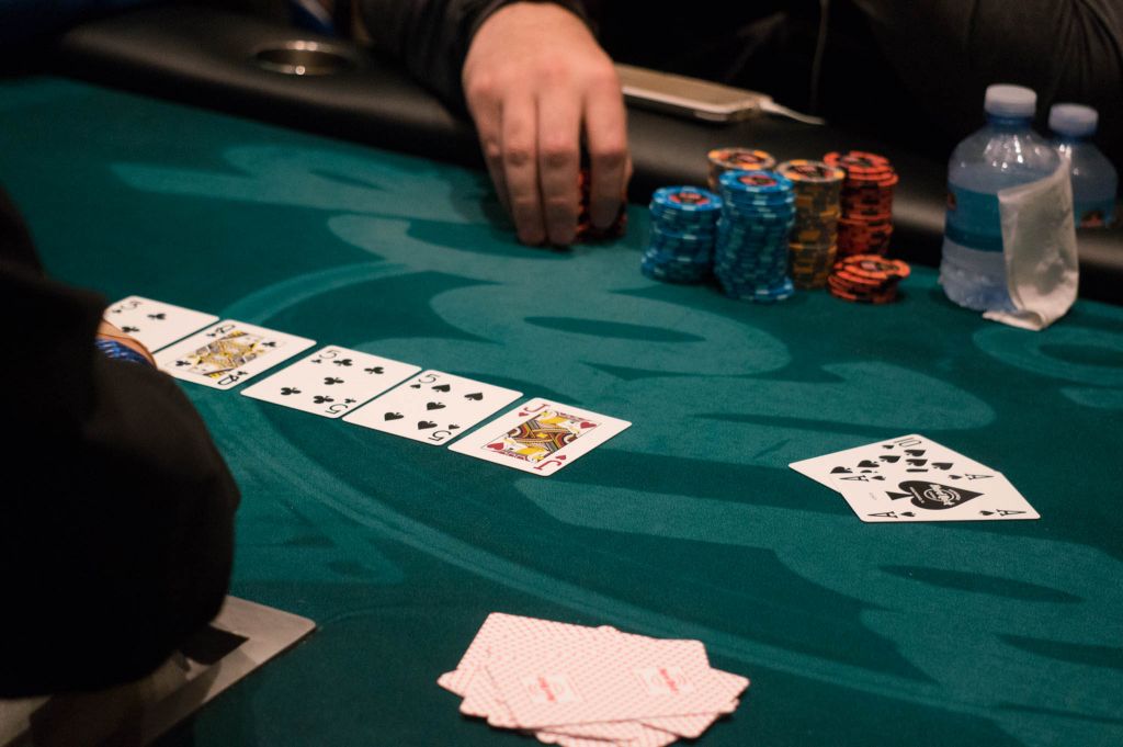 Шооудаун в покере