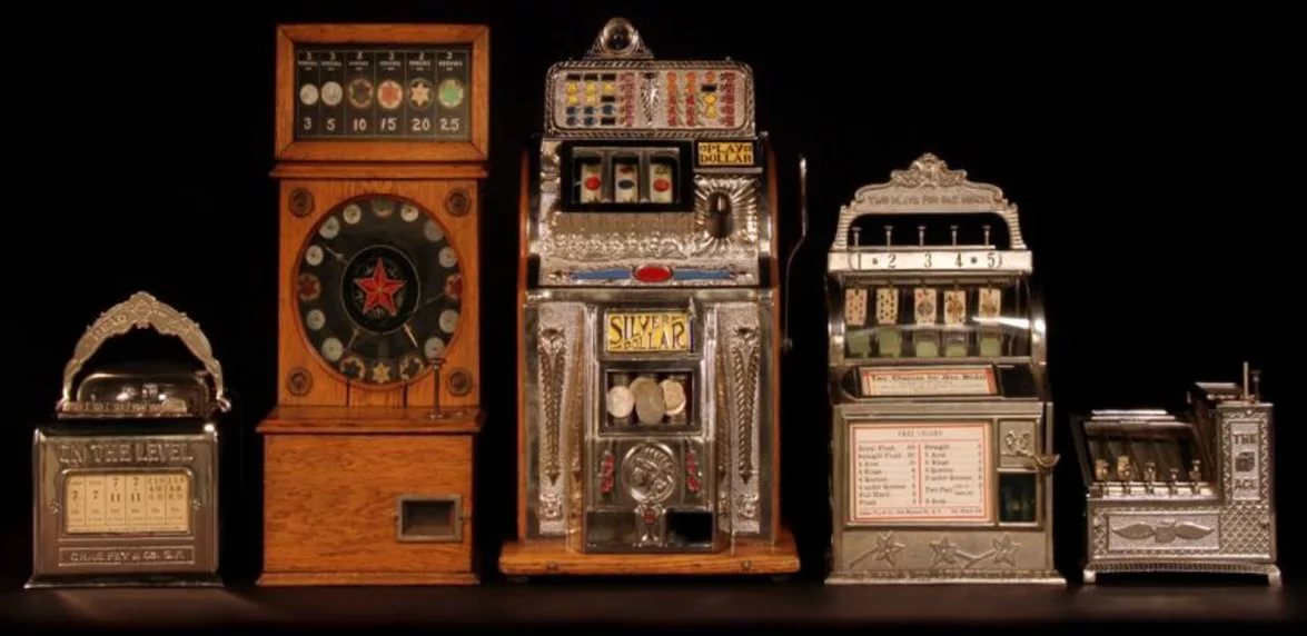 первые игровые автоматы