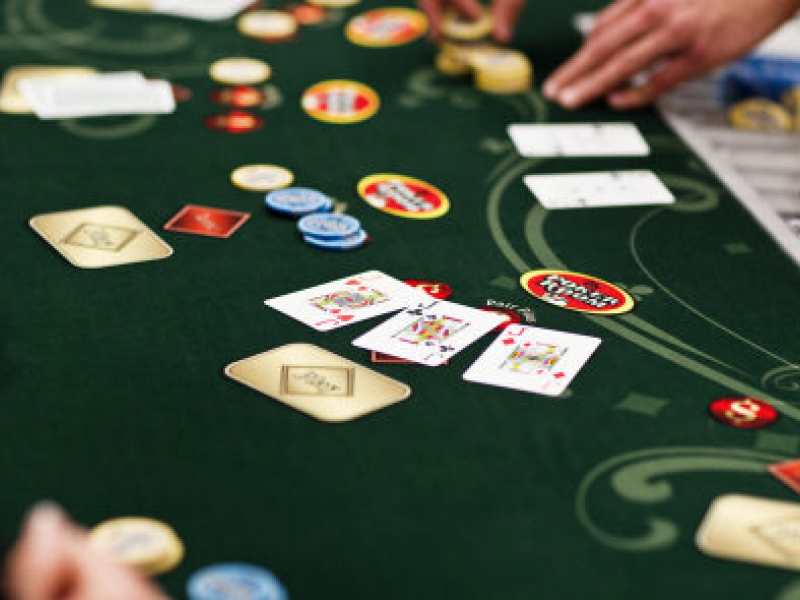 разновидность покера - трехкарточный покер