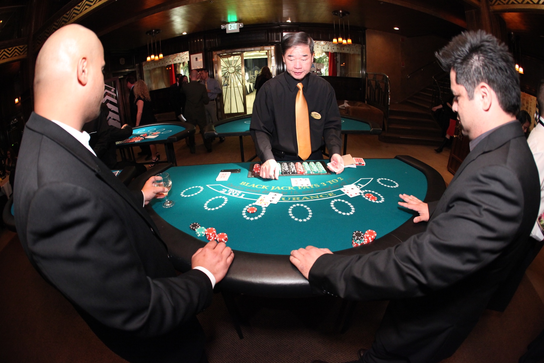 игровой раунд в игре блэкджек