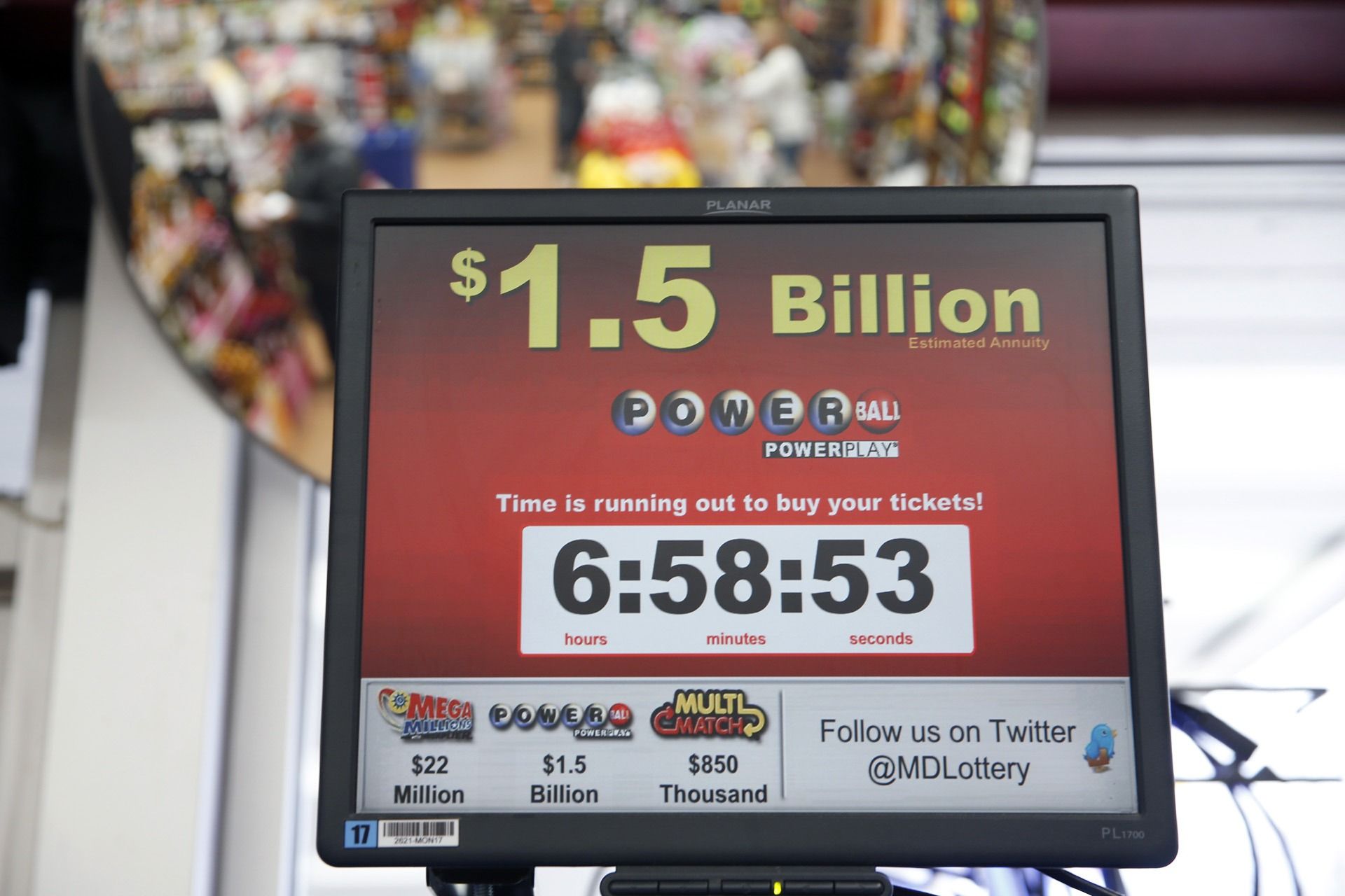 продавщица, которая хотела обогатиться за счет джекпота клиента