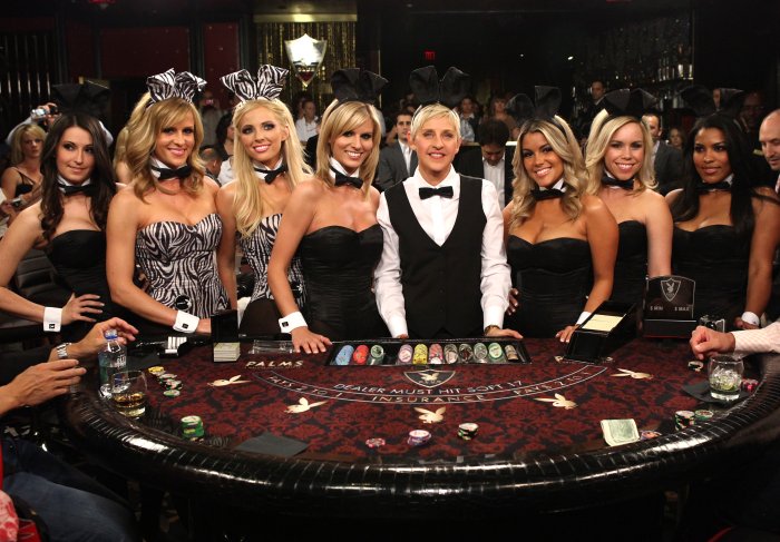 Девушки PlayBoy в роли крупье казино