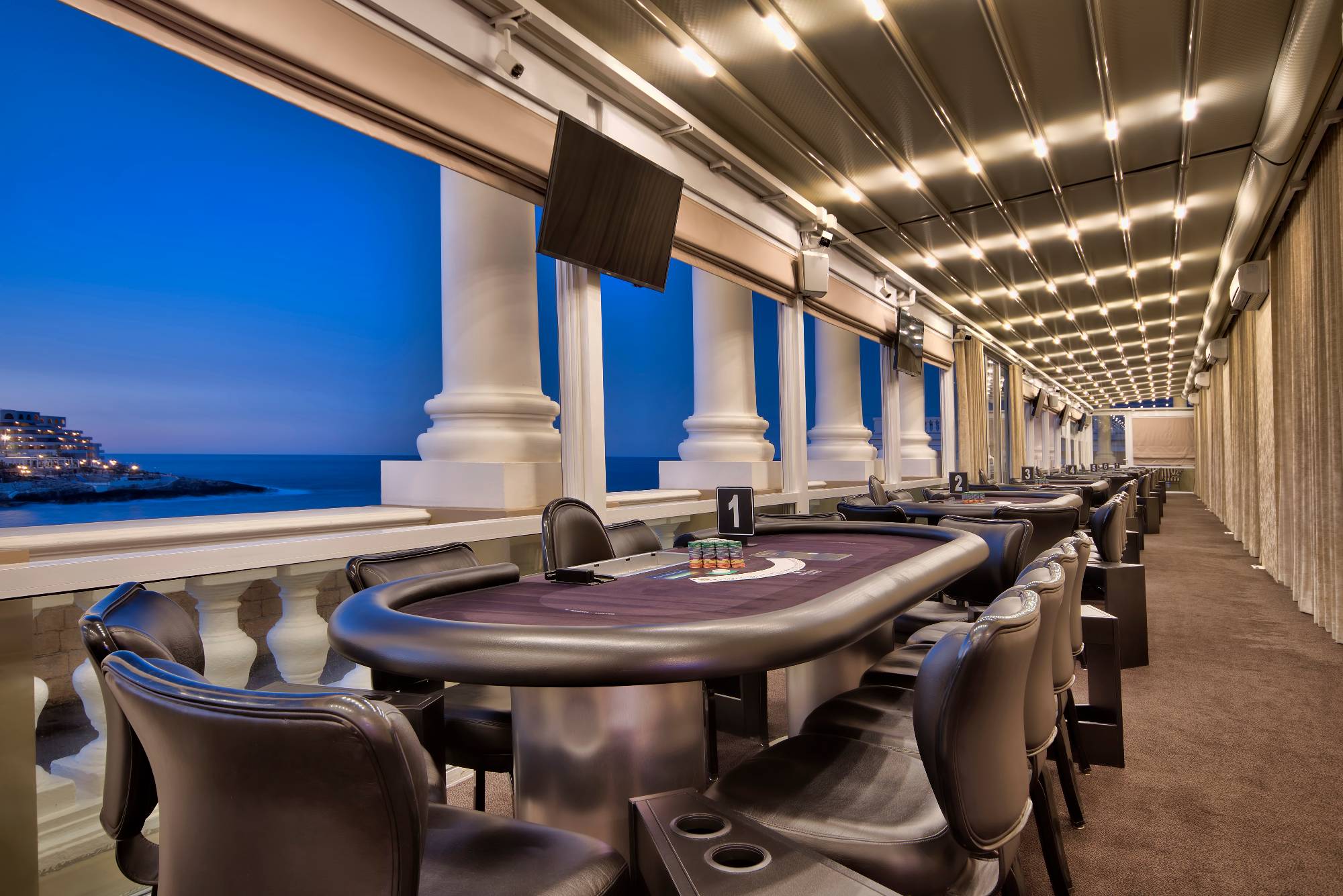 ВИП-казино с видом на море