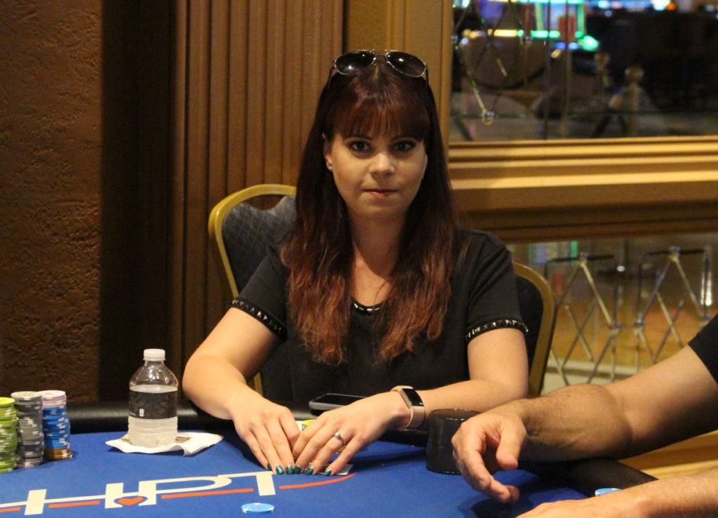 женщины в покере - Аннет Оберстад